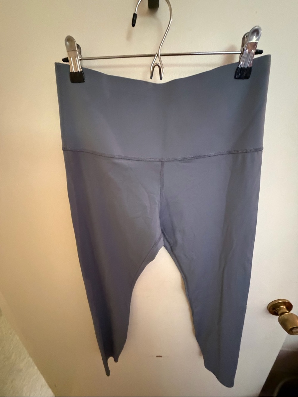 knix Slate Gray Mid-Rise Capri Leggings